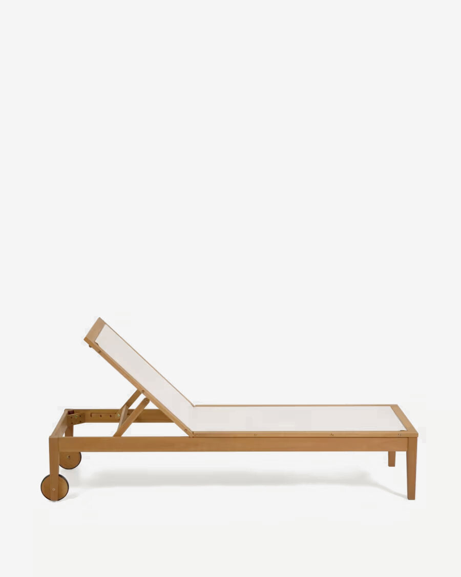Reposera de exterior Caterin de madera maciza de eucalipto en color beige