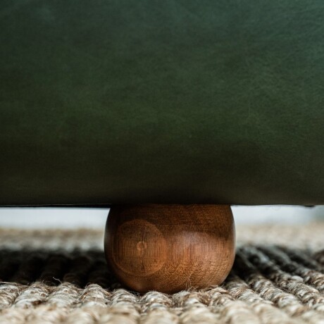 Sillon Curvo En Cuero Gomo U