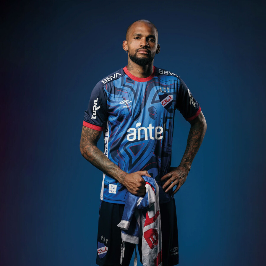 Camiseta Infantil Umbro Nacional Golero JRS Azul Marino - Blanco