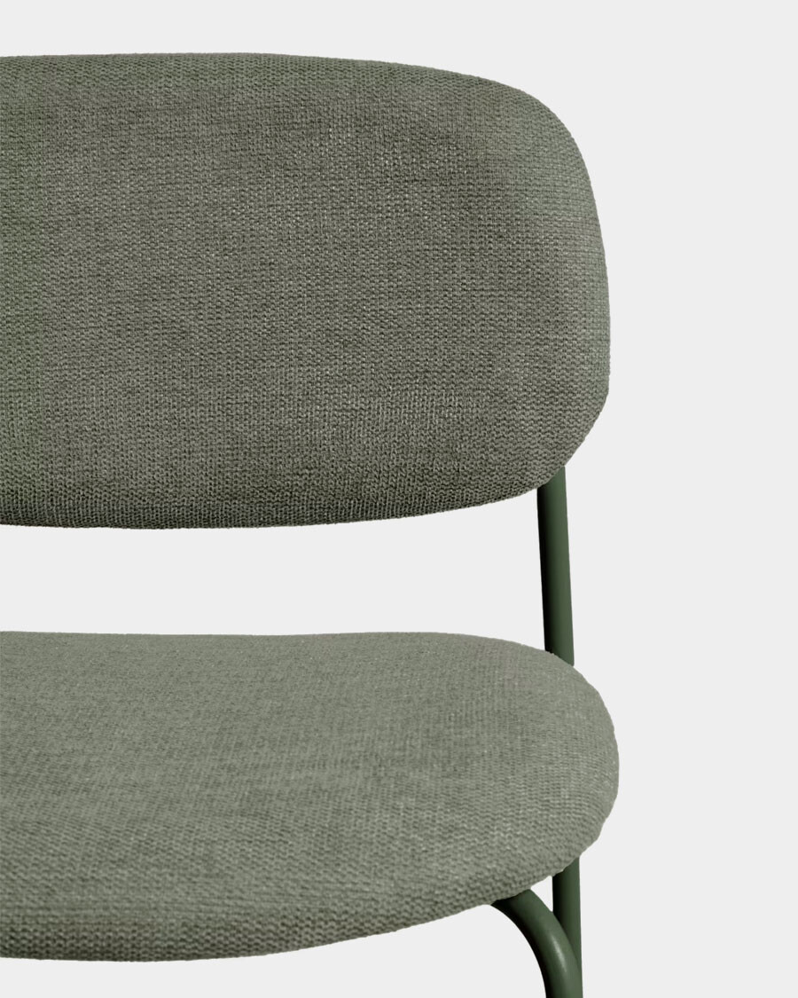 Taburete apilable Meli de chenilla verde y patas de metal verde FSC Mix Credit 65 cm Taburete apilable Meli de chenilla verde y patas de metal verde FSC Mix Credit 65 cm
