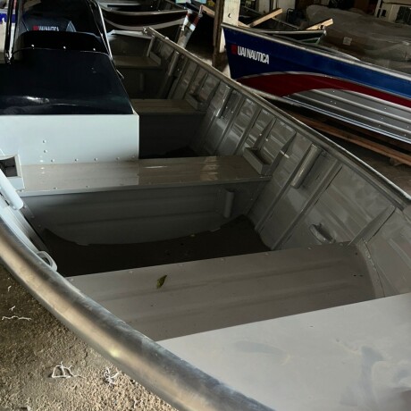 BOTE UAI TARPON 5 MTS CON CONSOLA BOTE UAI TARPON 5 MTS CON CONSOLA