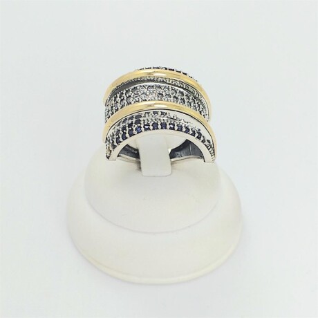 Anillo de plata 925, con circonias y filetes media caña en double de oro 18 ktes. Anillo de plata 925, con circonias y filetes media caña en double de oro 18 ktes.
