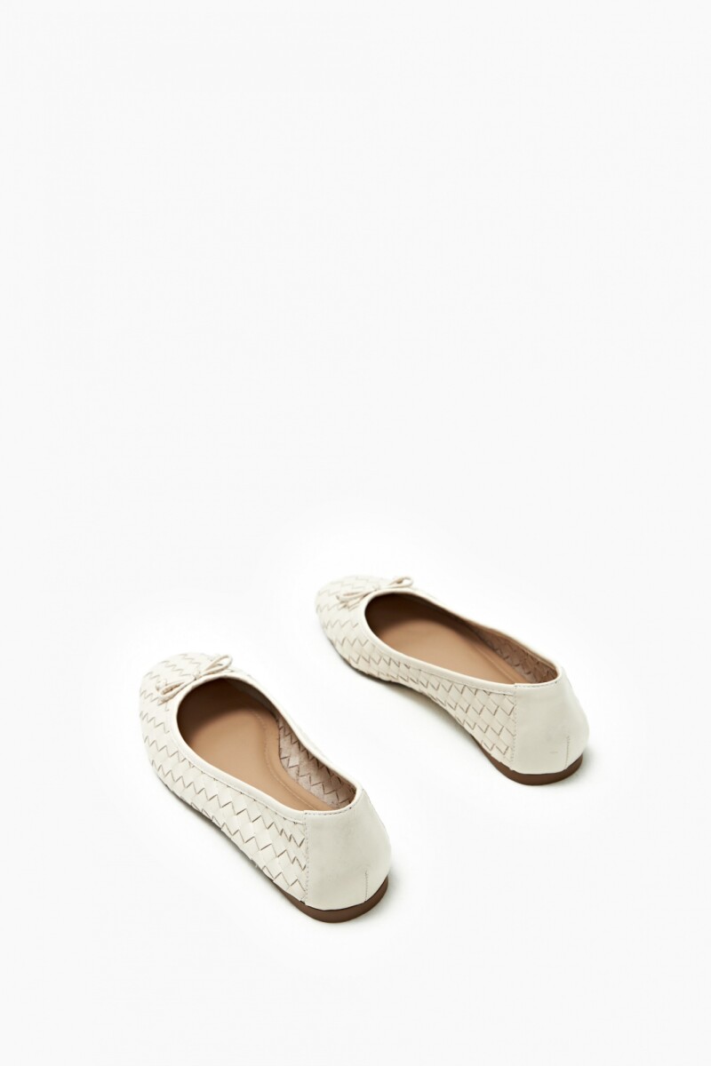 Ballerina Cassia de cuero texturada crudo