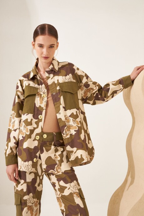 CHAQUETA CAMOUFLAGE VERDE