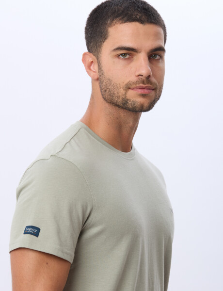 REMERA BÁSICA DE ALGODÓN Pistacho