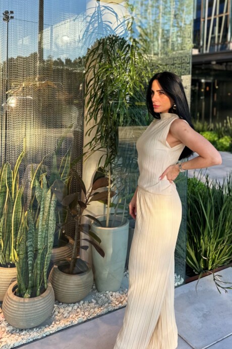 Pantalon plissado Marlene Beige