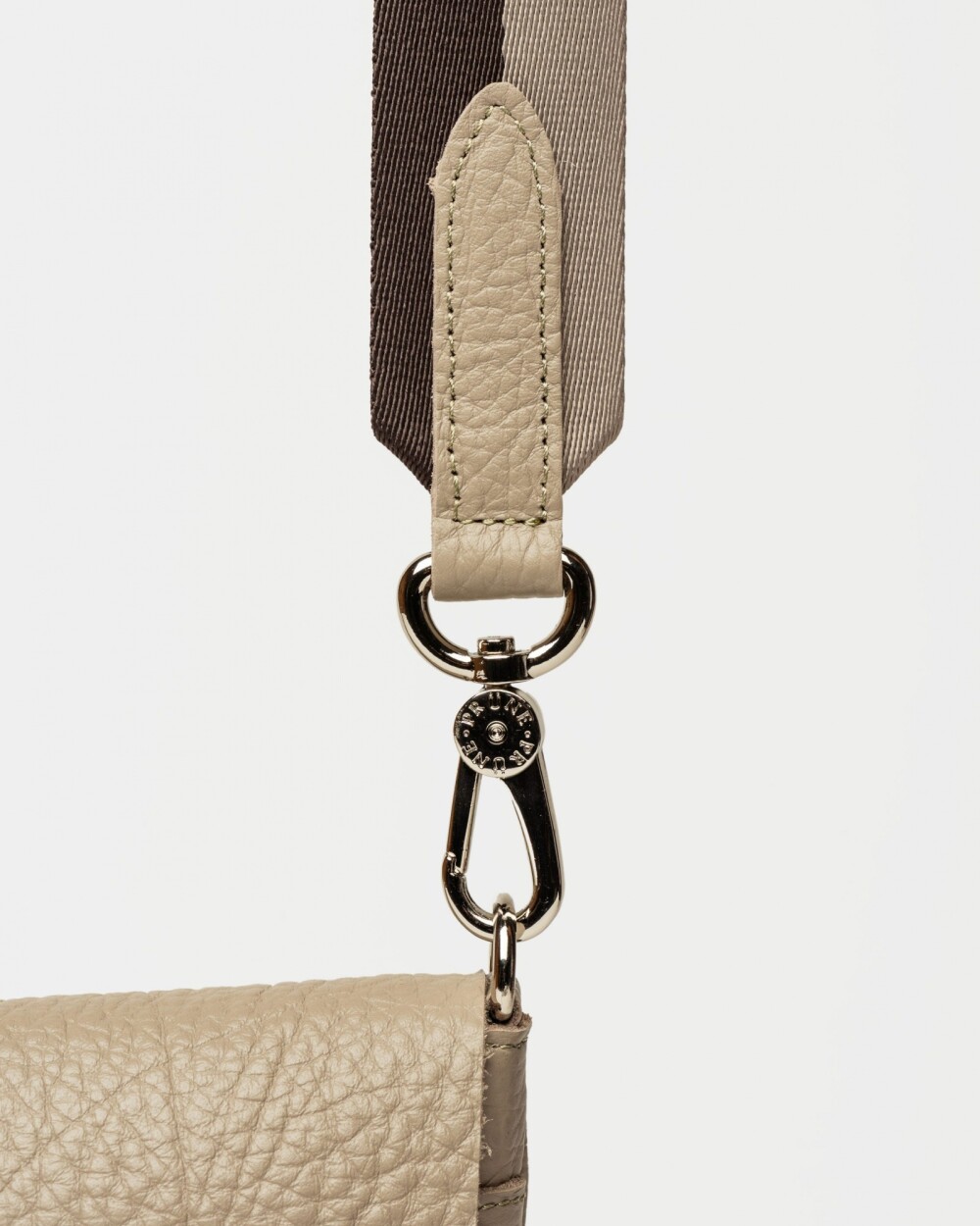 Morral Nina en cuero graneado Black Niquel