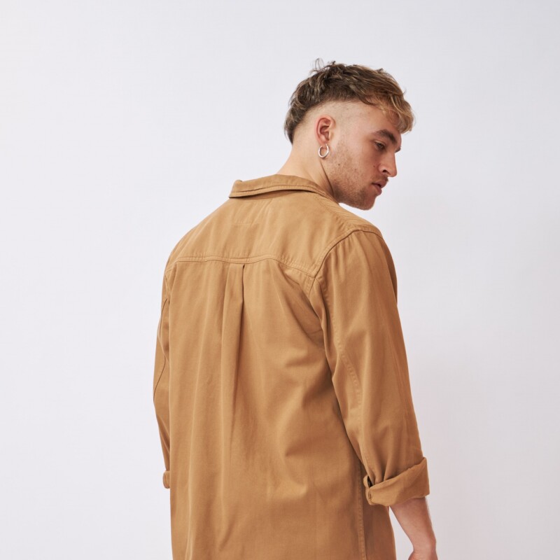 Sobre Camisa Hom.Jean C/Bols.N+ Beige