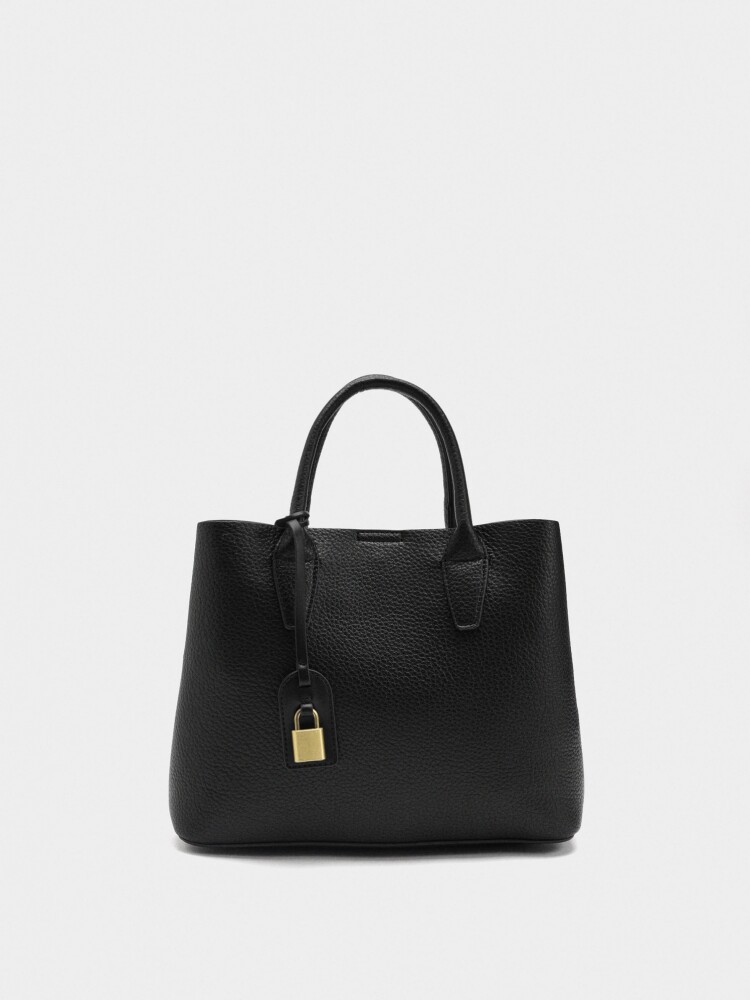 Bolso Tote Con Textura Y Colgante negro