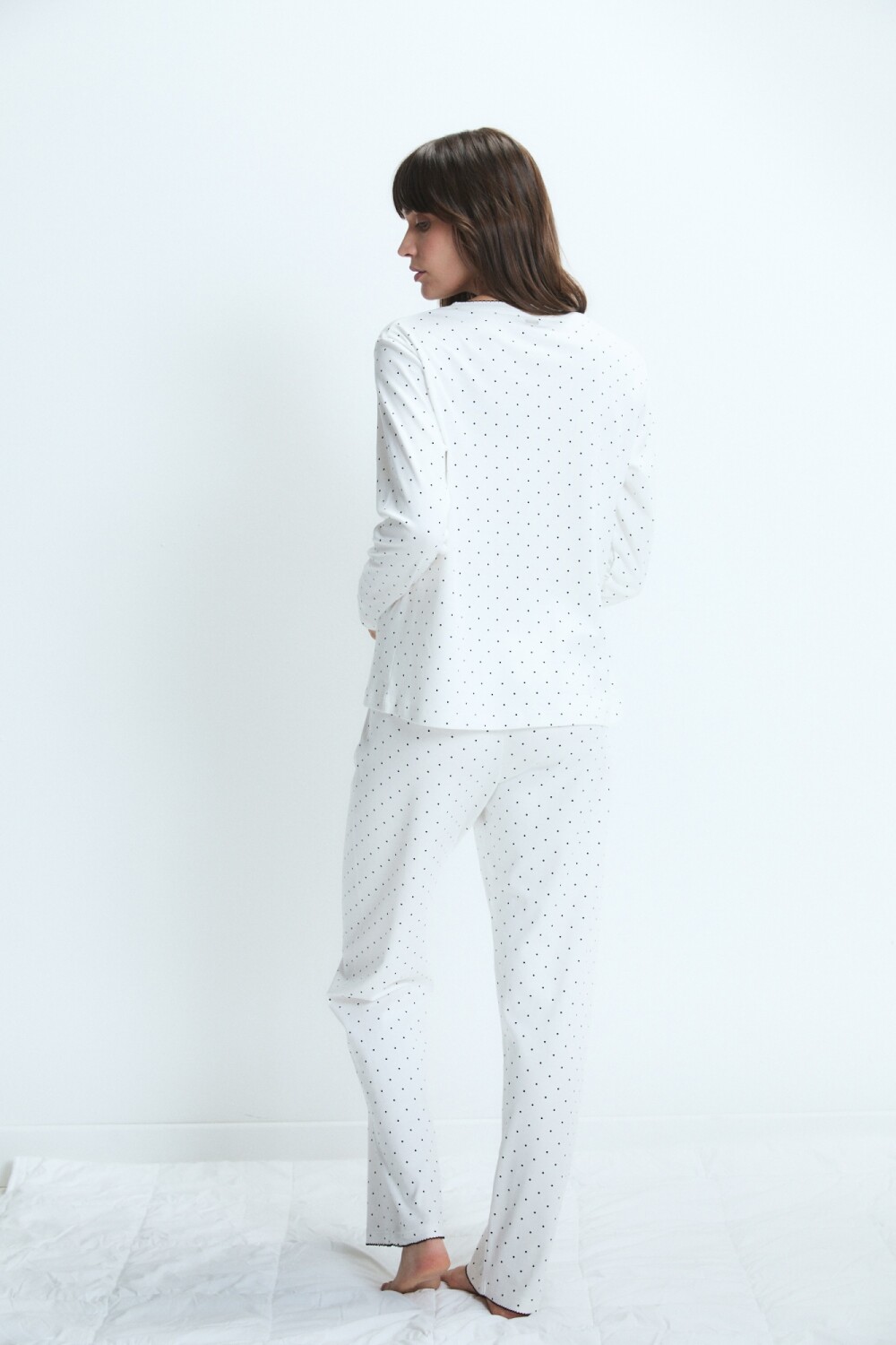 PIJAMA DOTS Off White