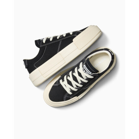 Championes de Mujer Converse Cruise Low Top Negro - Blanco