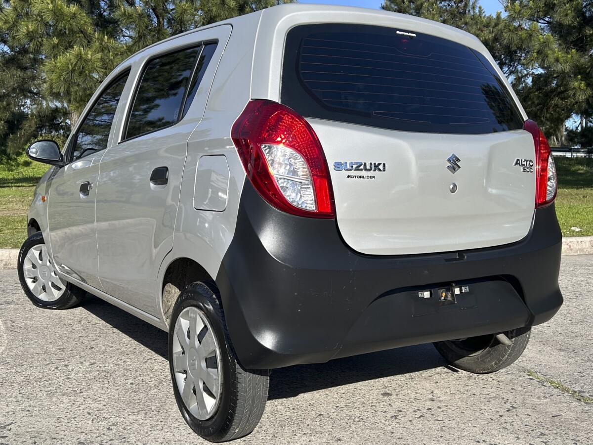 Suzuki Alto STD 800 EXCELENTE ESTADO! | Permuta / Financia Suzuki Alto STD 800 EXCELENTE ESTADO! | Permuta / Financia