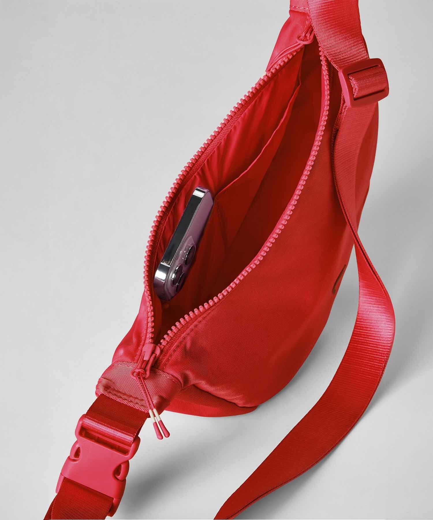 Bolso Cruzado The Sling Bag Unisex Holly Berry