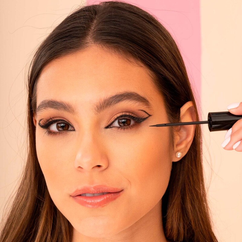 Delineador De Ojos Essential Líquido Negro Vogue Delineador De Ojos Essential Líquido Negro Vogue