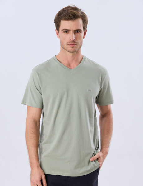 REMERA BÁSICA DE ALGODÓN Pistacho