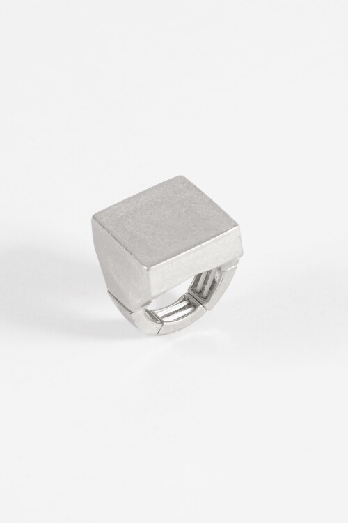 Anillo ajustable cuadrado antique plateado