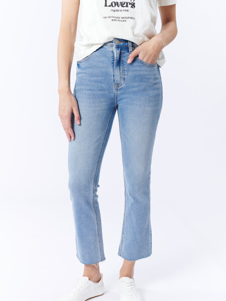 PantalÃ³n Jean Cropped Flare Azul claro