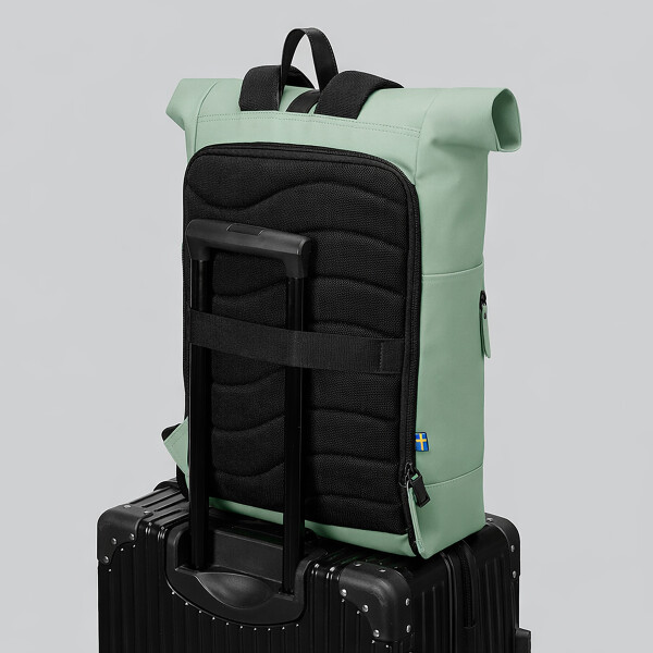 Mochila Gaston Luga Rullen C/Roll-top Notebook Laptop 16" Color Verde Menta