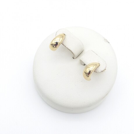 Par de aros de oro 10 ktes. Par de aros de oro 10 ktes.