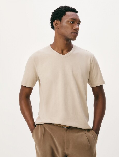 CAMISETA BÁSICA MANGA CORTA CUELLO EN V BEIGE