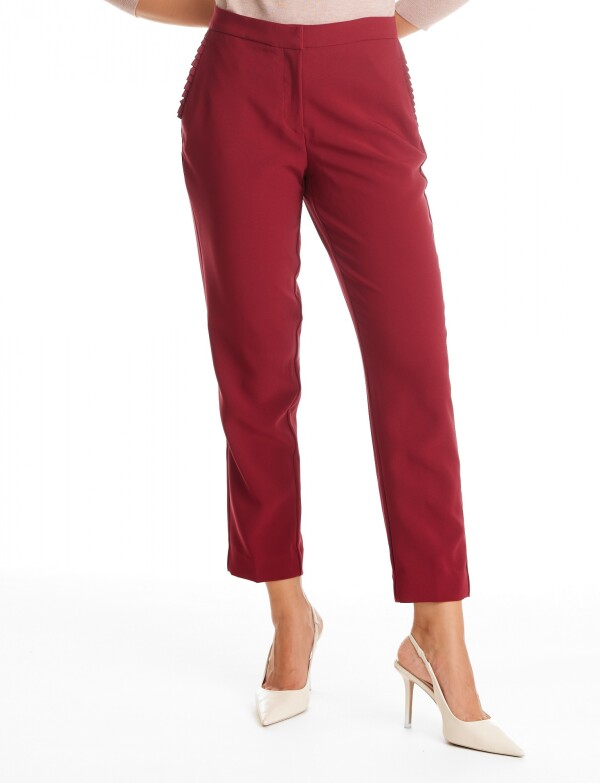 Pantalon Slim & Detalle Plisado BORDEAUX