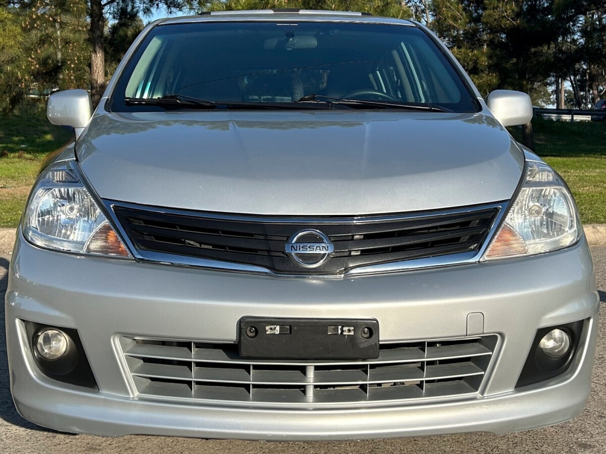 Nissan Tiida 1.8 EXCELENTE ESTADO! | Permuta / Financia Nissan Tiida 1.8 EXCELENTE ESTADO! | Permuta / Financia