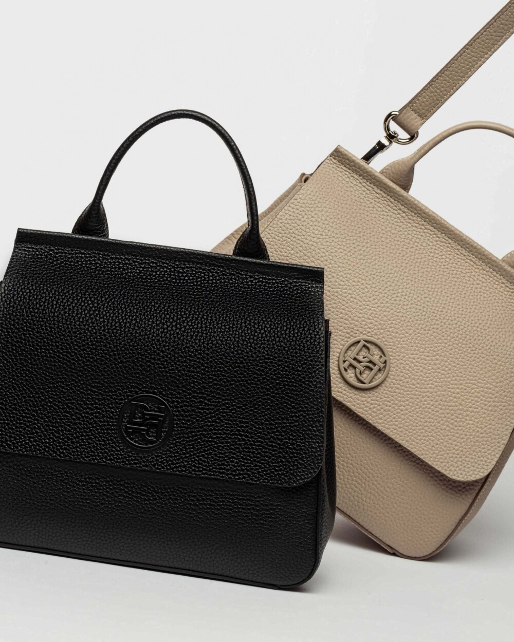 Cartera de Mano Catalana En Cuero Graneado Negro