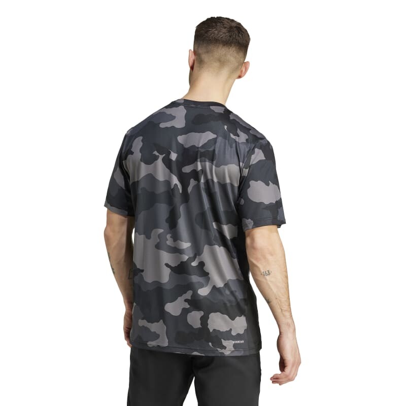 Remera Adidas Train Essentials Camo Negro