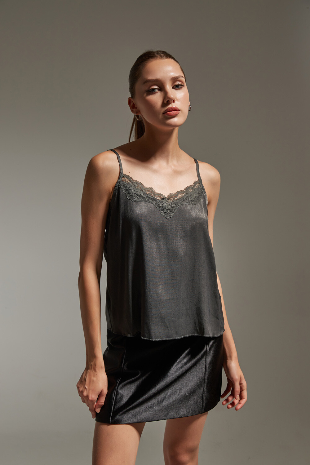 Musculosa Esqueiara Gris Oscuro