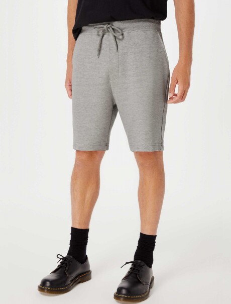 BERMUDA BÁSICA MASCULINA CON ELÁSTICO GRIS CLARO