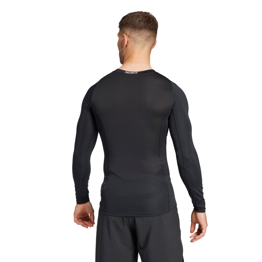 Remera de Hombre Adidas Techfit &lt;span&gt;Negro&lt;/span&gt;