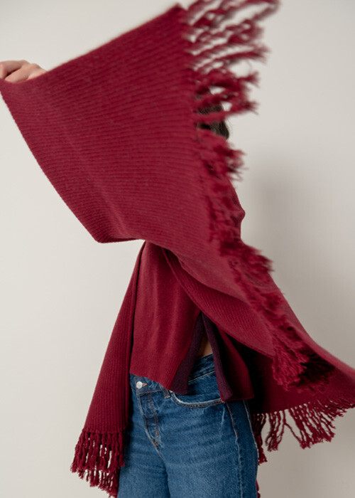 Ropa, buzos, ponchos, pantalones, capas, chalecos, vestidos, sacos