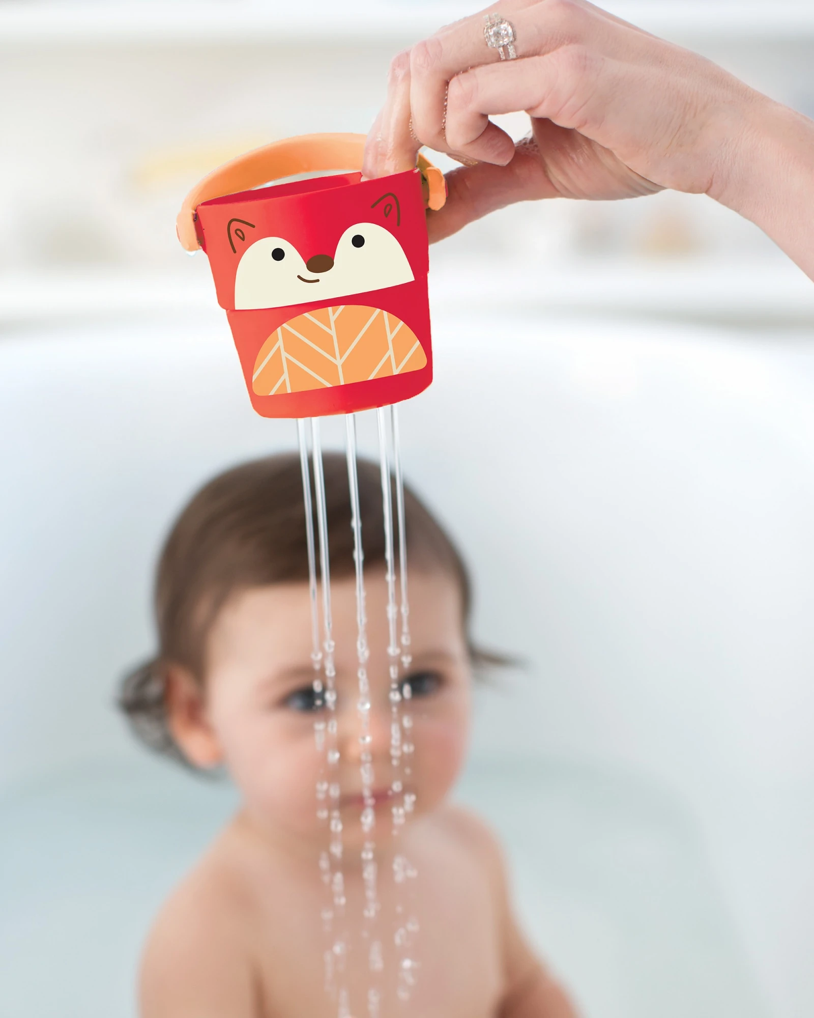 Juego de baño cinco baldes rociadores, diseño zoo Juego de baño cinco baldes rociadores, diseño zoo