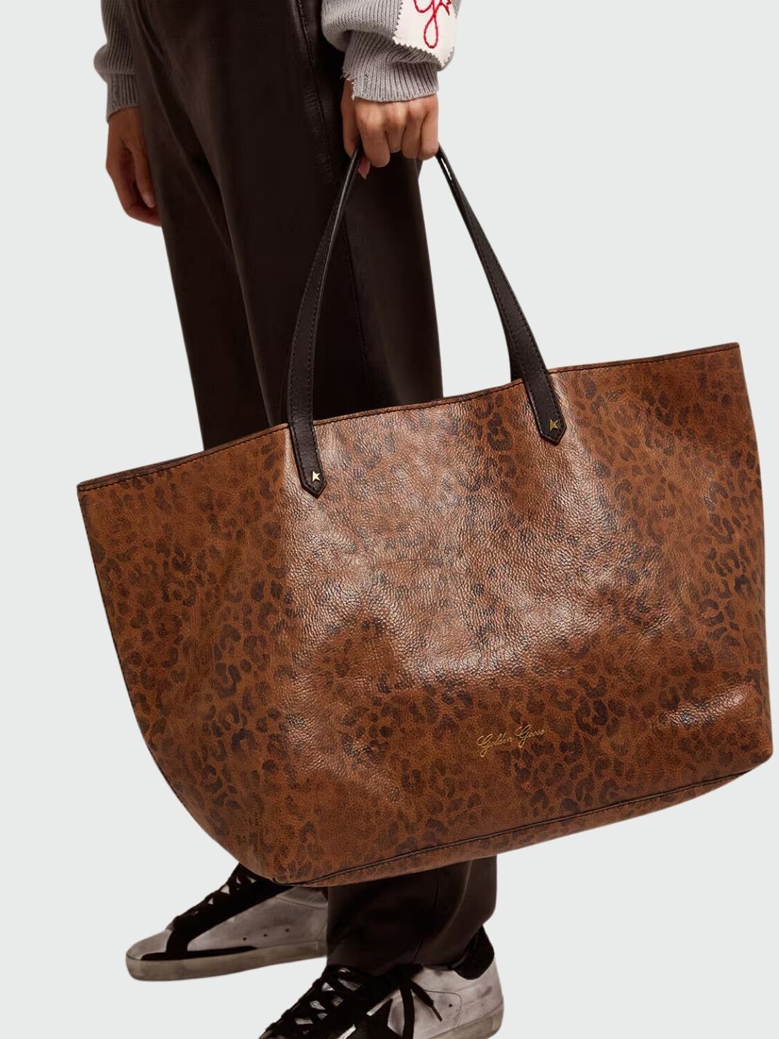 Golden Goose- Bolso estampado de leopardo con asas negras en contraste Marrón