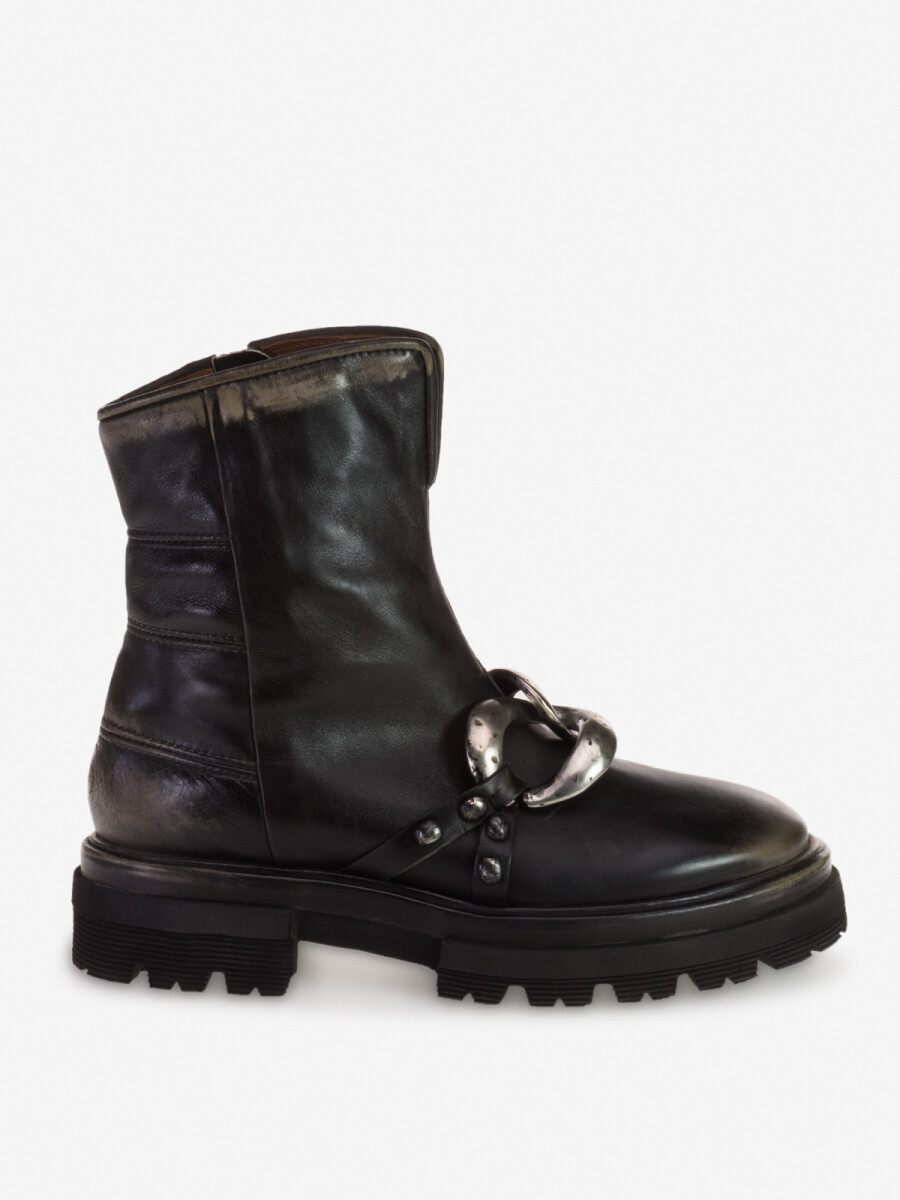 LADIES LEATHER BOOTS 