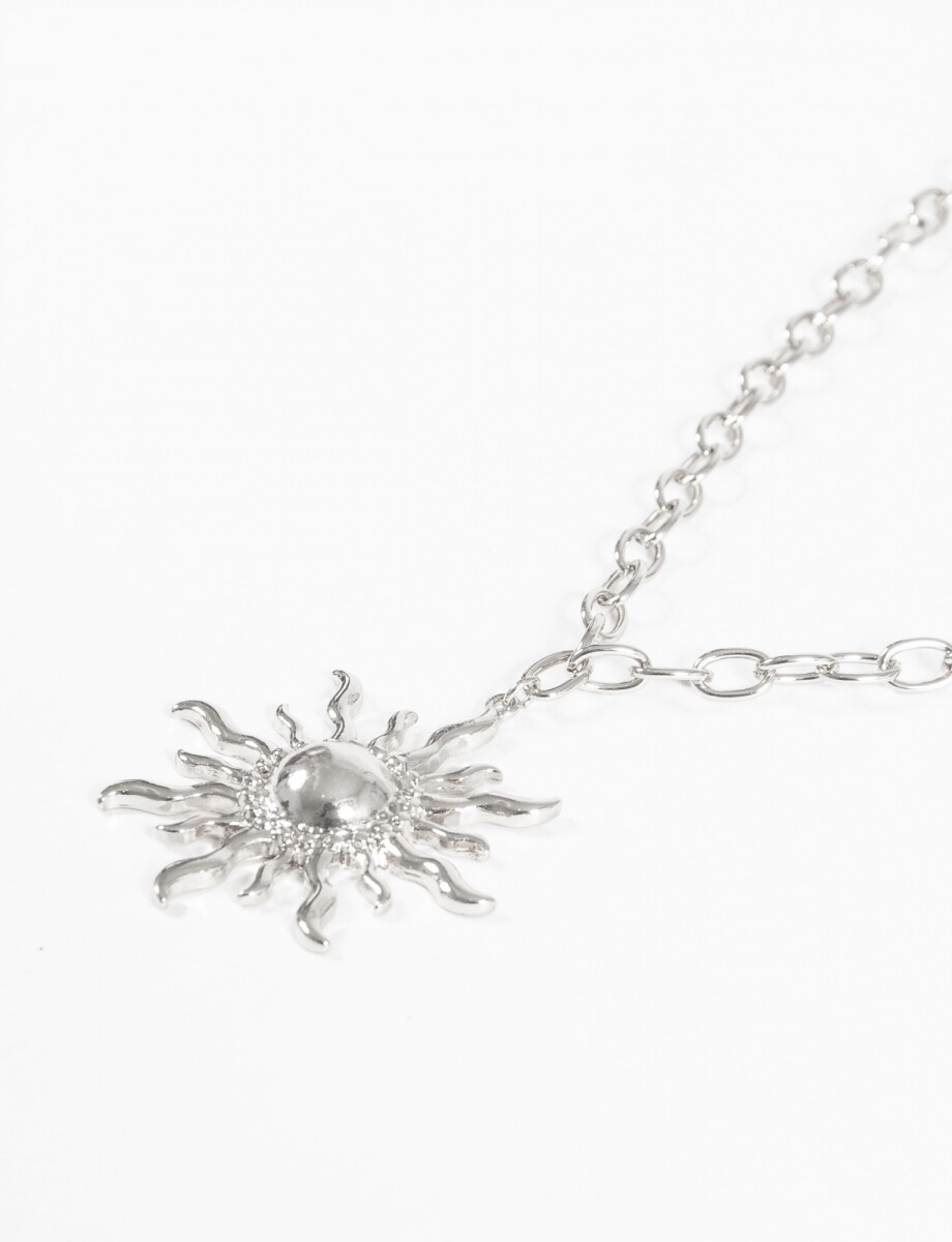 Collar cadena dije sol - plateado 