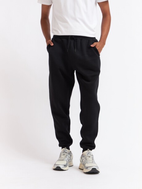 JOGGER AGUILA NEGRO