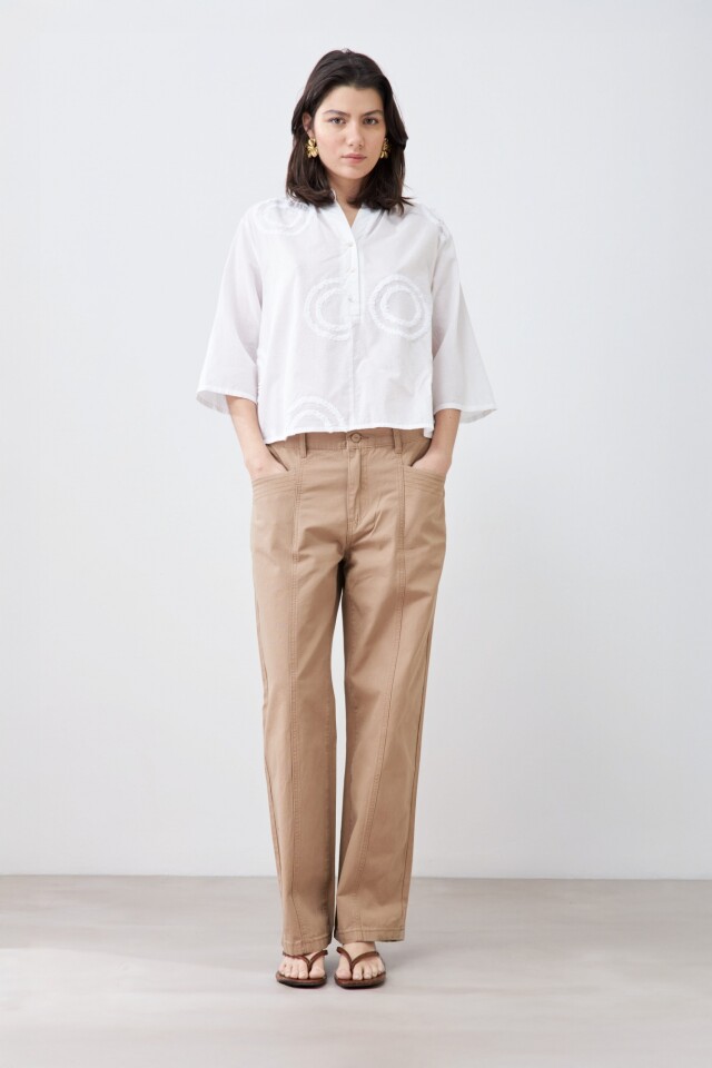 Blusa con círculos aplicados blanco