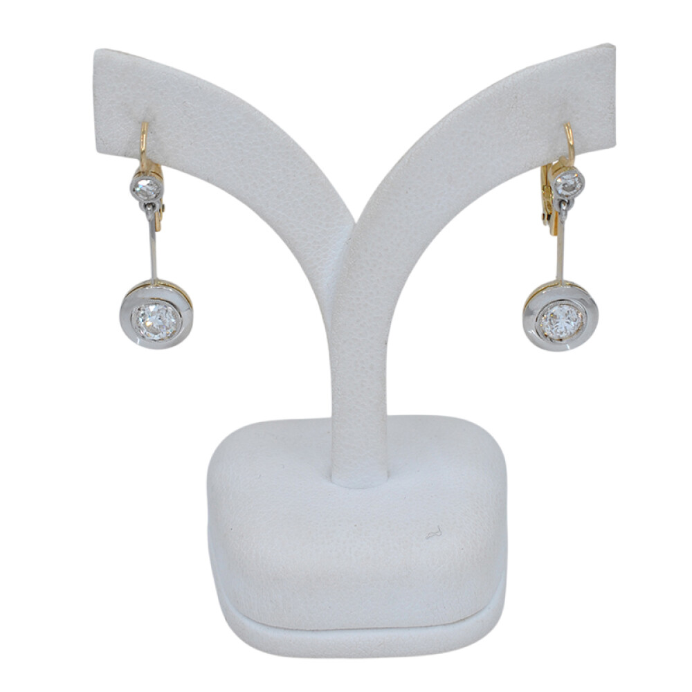 Caravanas largas en oro 18k antiguas con brillantes. Caravanas largas en oro 18k antiguas con brillantes.