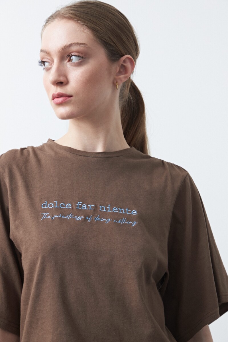 REMERA ALGARROBO Café