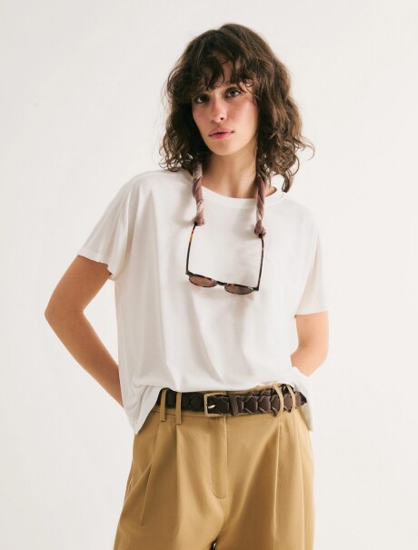 BLUSA DE VISCOSA DE CORTE REGULAR BLANCO