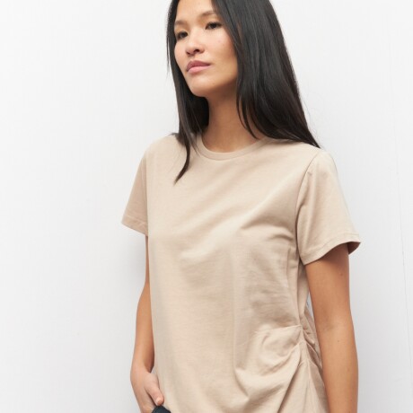REMERA MONTAGUE Beige