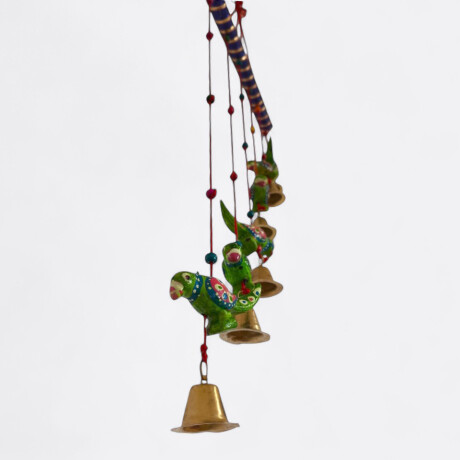 Campana de Viento Oriental Loro