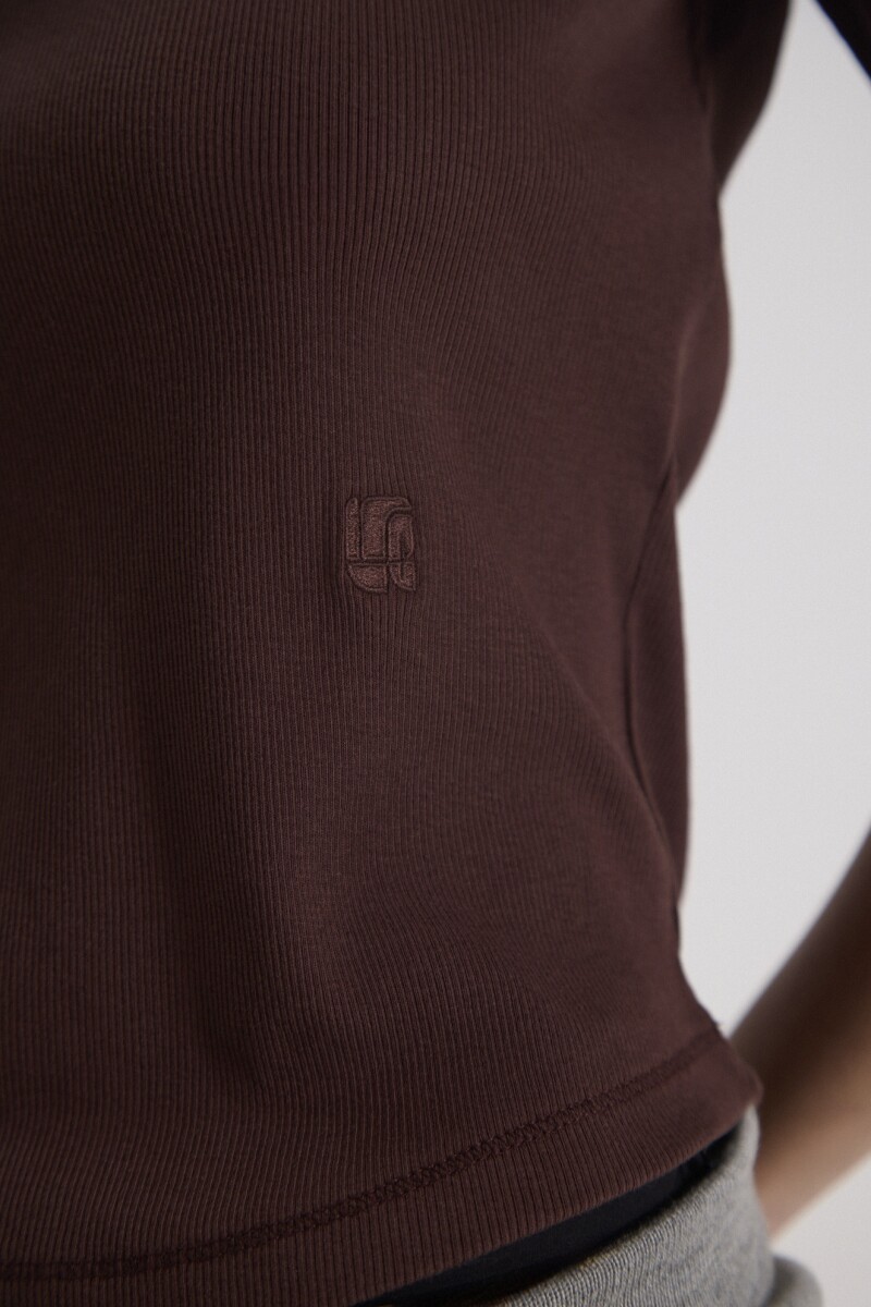 REMERA MC DESPINA Marron