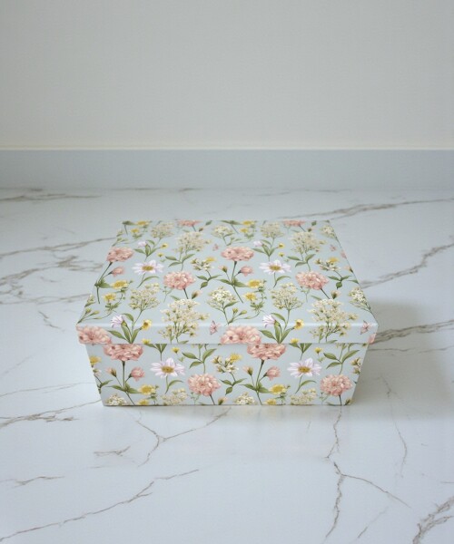 Caja rigida - flores - 16 x 22,5 x 9,5 Caja rigida - flores - 16 x 22,5 x 9,5
