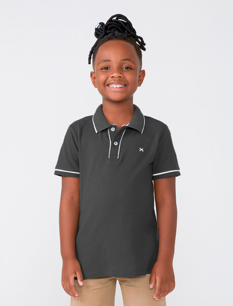 POLO DE NIÑO CON LOGO BORDADO GRIS