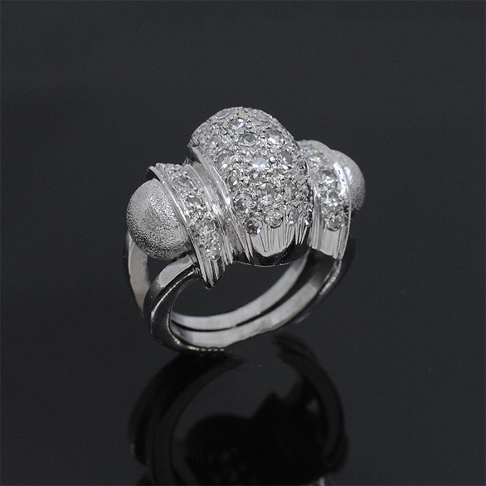 Anillo Chevalier Antiguo En Platino Y Brillantes Anillo Chevalier Antiguo En Platino Y Brillantes