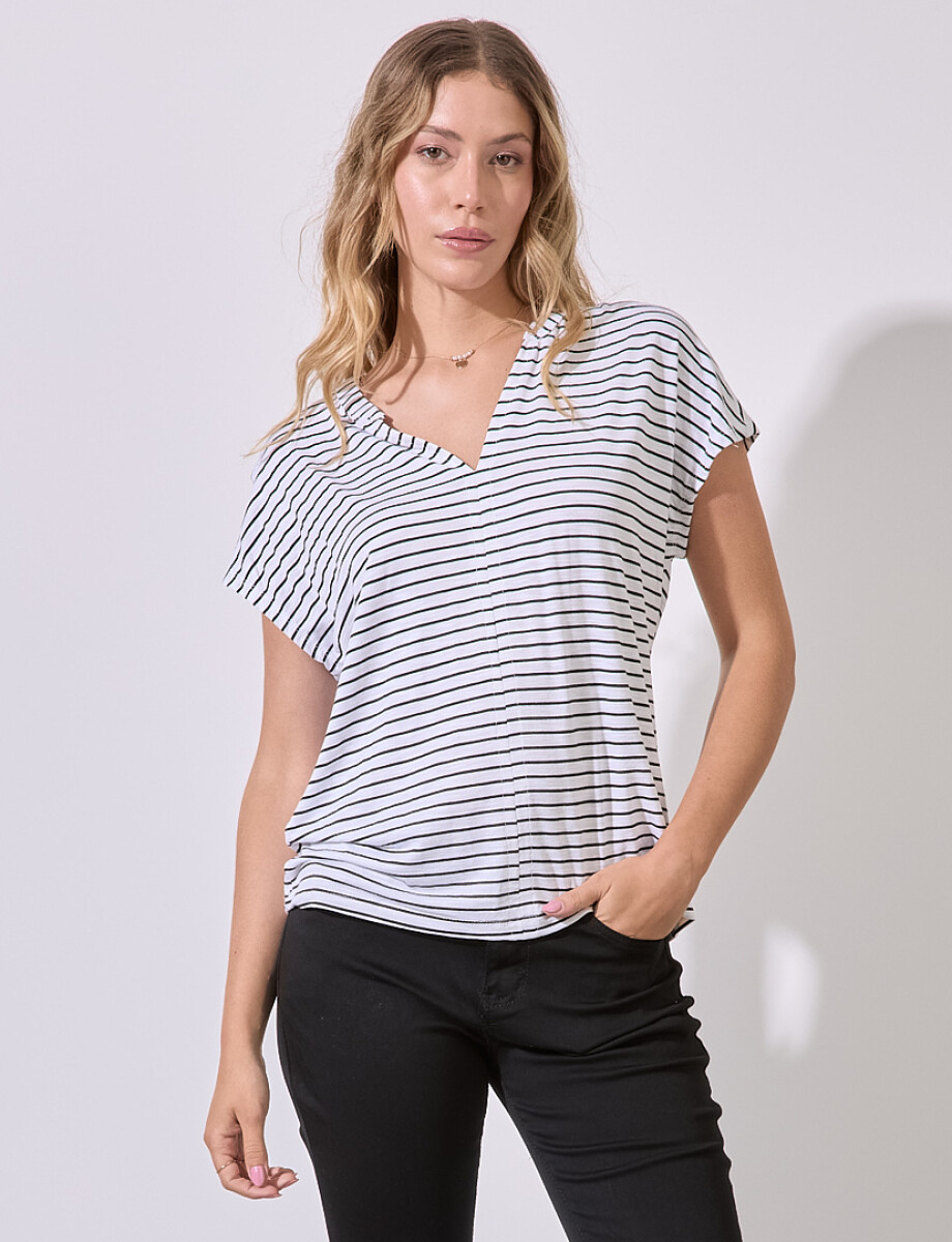 Remera Lineas - Blanco/negro 