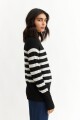 Sweater cuello rompeviento NEGRO