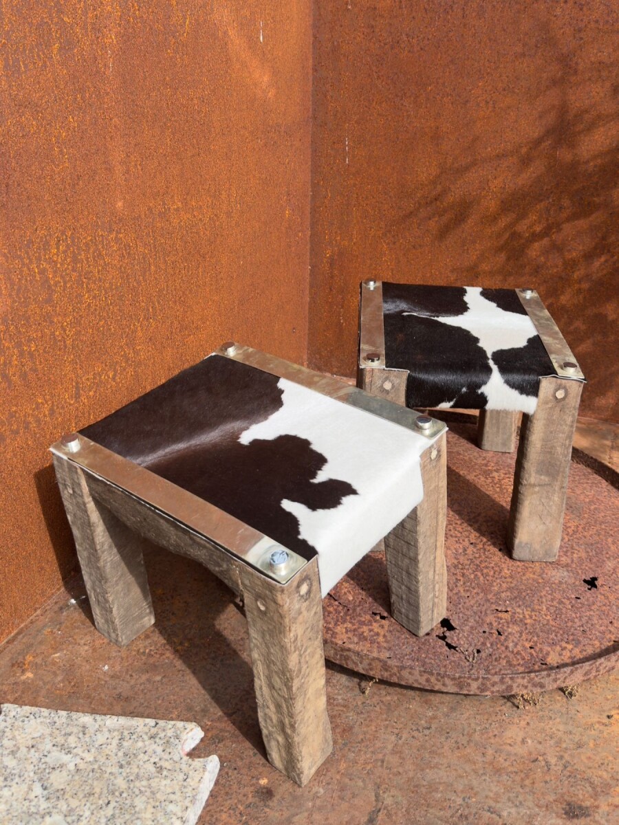 Petit Stool - Cowhide oscuro Rustico 